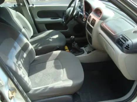 RENAULT Clio Sedan 1.0 16V 4P PRIVILEGE, Foto 4