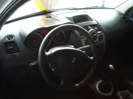 RENAULT Megane Sedan DYNAMIQUE 1.6 16V, Foto 4