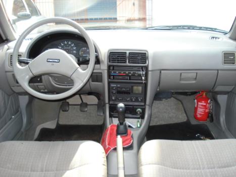 SUZUKI Swift 1.0, Foto 2