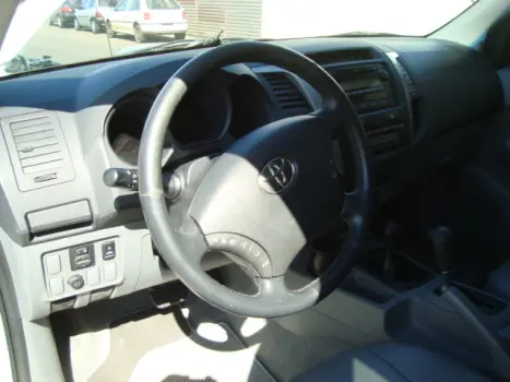 TOYOTA Hilux 3.0 SRV CAB. DUPLA, Foto 3