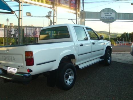 TOYOTA Hilux Caminhonete 3.0 4P 4X4 SRV TURBO DIESEL CABINE DUPLA, Foto 3