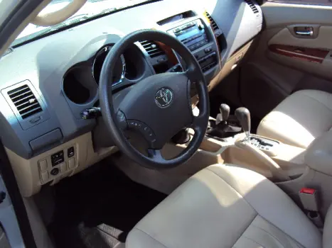 TOYOTA Hilux Caminhonete 3.0 16V 4P 4X4 SRV TURBO DIESEL, Foto 2