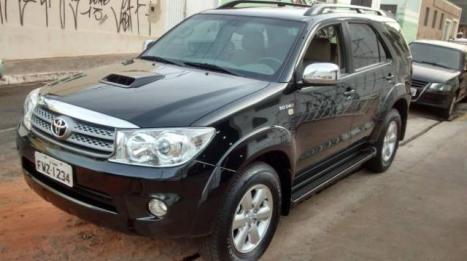 TOYOTA Hilux Caminhonete 3.0 16V 4P SRV TURBO 4X4, Foto 3