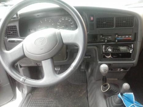 TOYOTA Hilux Caminhonete 2.8 4P SRS 4X4 DIESEL CABINE DUPLA, Foto 4