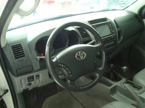 TOYOTA Hilux Caminhonete 3.0 4P 4X4 SRV TURBO DIESEL CABINE DUPLA, Foto 3