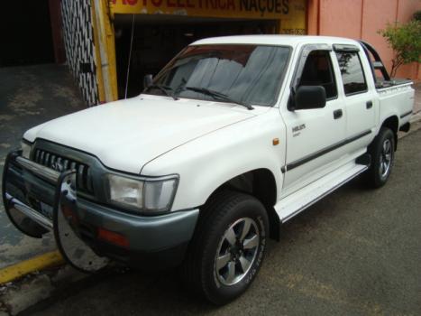 TOYOTA Hilux Caminhonete 3.0 4P SRV DIESEL CABINE DUPLA, Foto 1