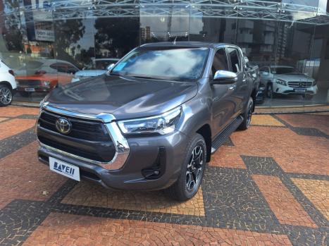 TOYOTA Hilux Caminhonete 2.8 16V SRX 4X4 DIESEL CABINE DUPLA 7 LUGARES TURBO AUTOM�TICO, Foto 1