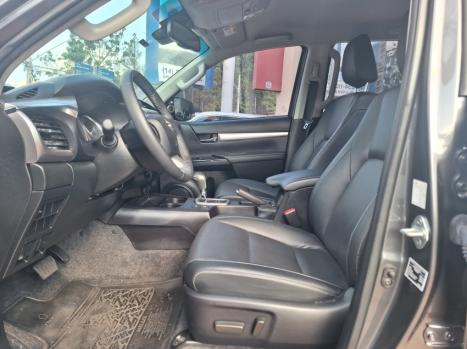 TOYOTA Hilux Caminhonete 2.8 16V SRX 4X4 DIESEL CABINE DUPLA 7 LUGARES TURBO AUTOM�TICO, Foto 12