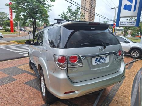 TOYOTA Hilux SW4 3.0 16V 4P SRV 4X4 TURBO DIESEL AUTOM�TICO, Foto 3