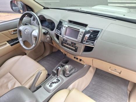 TOYOTA Hilux SW4 3.0 16V 4P SRV 4X4 TURBO DIESEL AUTOM�TICO, Foto 9