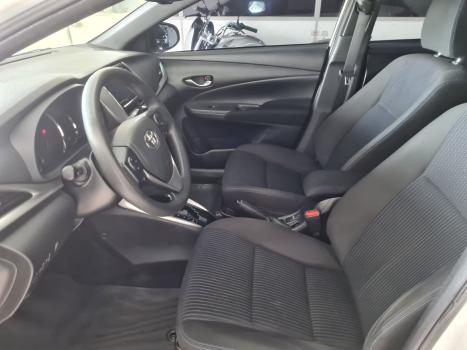 TOYOTA Yaris Hatch 1.3 16V 4P FLEX XL PLUS TECH MULTIDRIVE AUTOM�TICO CVT, Foto 4