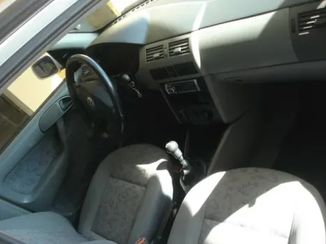 VOLKSWAGEN Gol 1.0 16V 4P, Foto 4