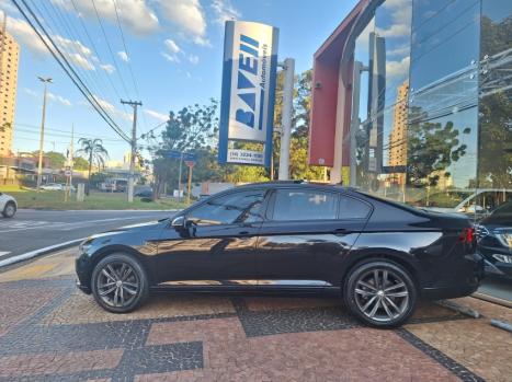 VOLKSWAGEN Passat , Foto 4