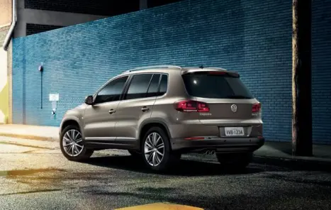 VOLKSWAGEN Tiguan 2.0 16V 4P FSI TURBO, Foto 3