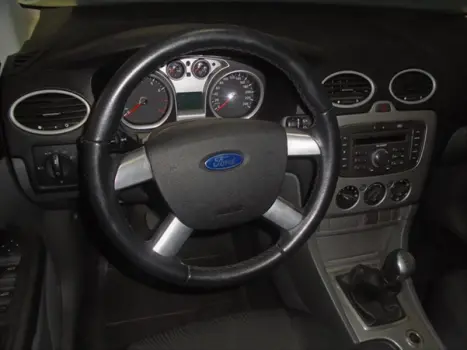 FORD Focus Sedan 2.0 16V 4P GHIA FLEX, Foto 3